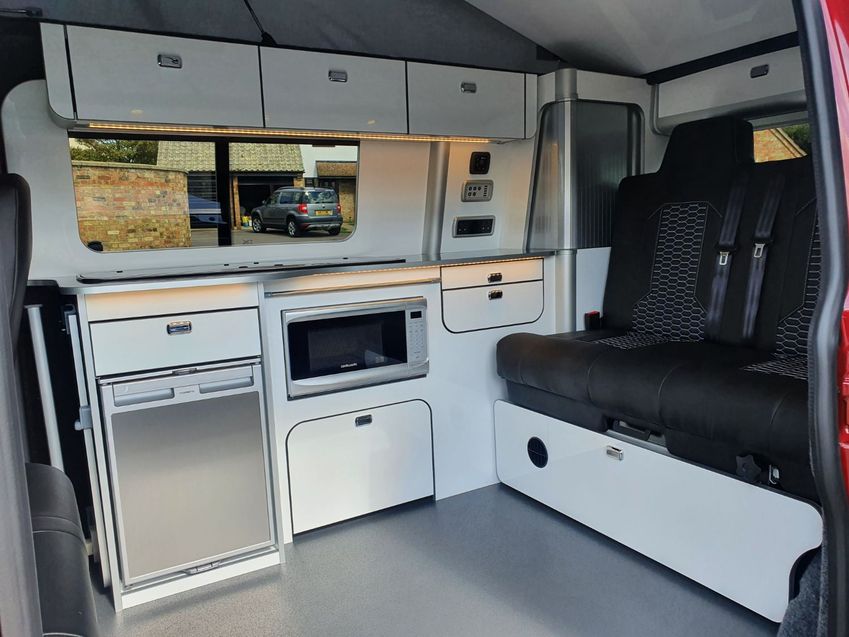 VOLKSWAGEN CAMPERVAN
