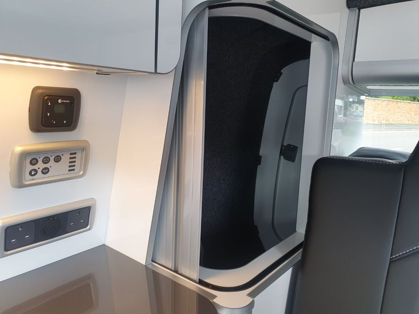 VOLKSWAGEN CAMPERVAN