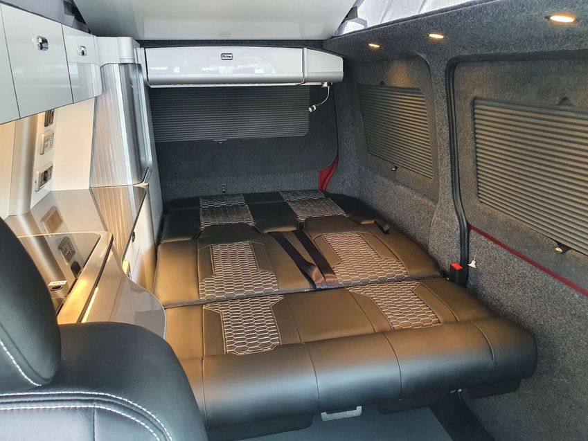 VOLKSWAGEN CAMPERVAN
