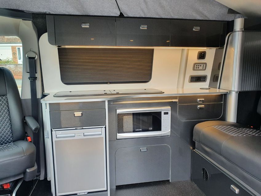 VOLKSWAGEN CAMPERVAN