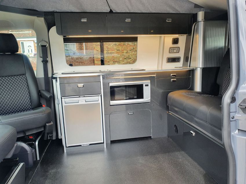 VOLKSWAGEN CAMPERVAN