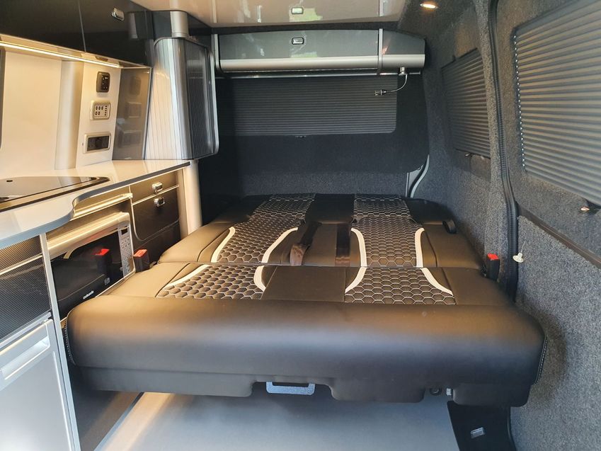VOLKSWAGEN CAMPERVAN