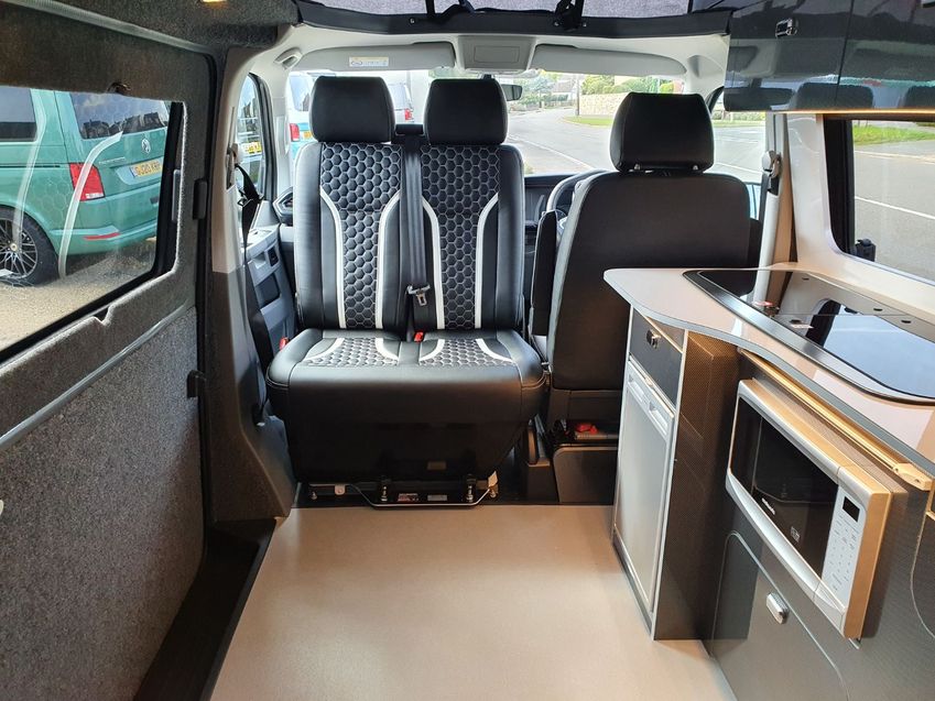 VOLKSWAGEN CAMPERVAN