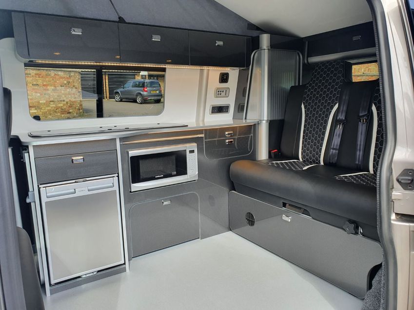 VOLKSWAGEN CAMPERVAN
