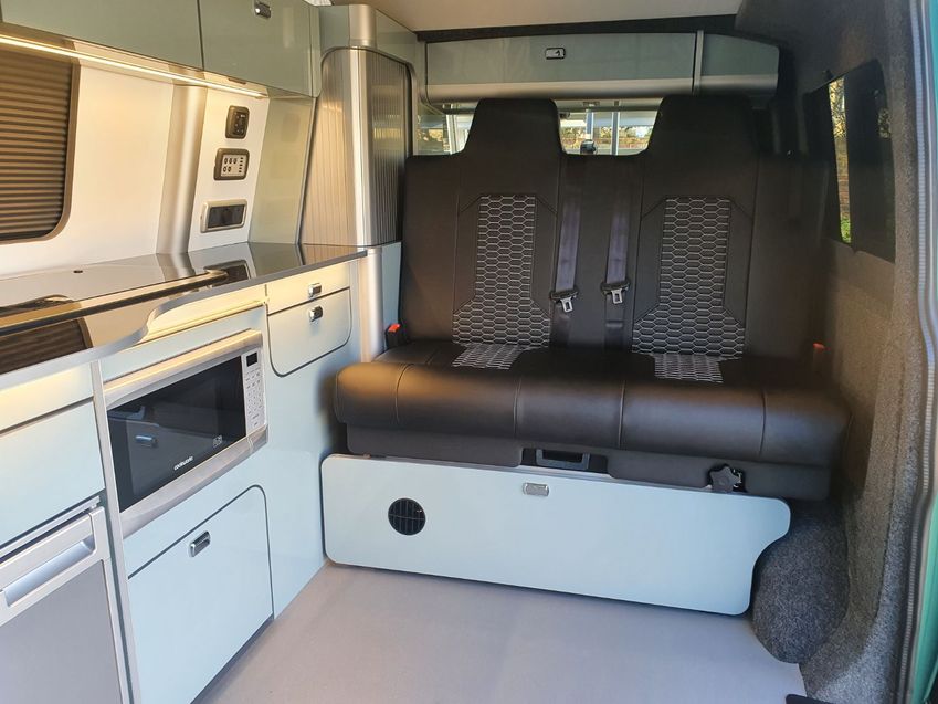 VOLKSWAGEN CAMPERVAN