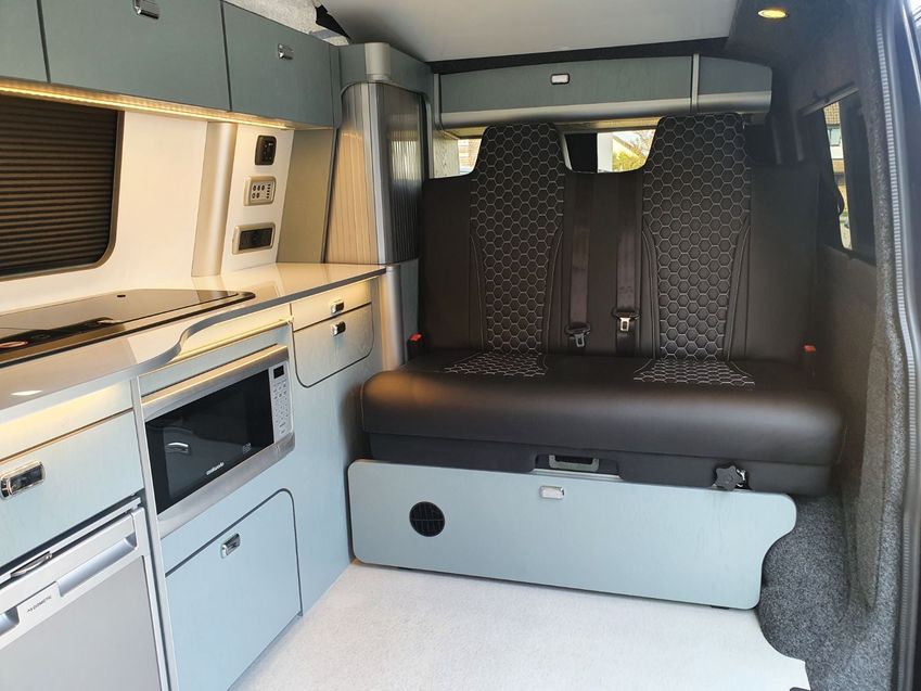 VOLKSWAGEN CAMPERVAN