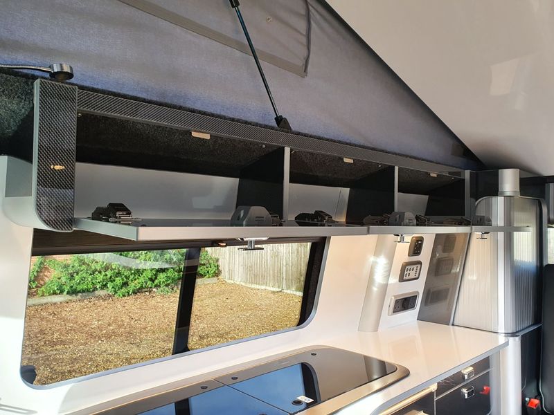 VOLKSWAGEN CAMPERVAN