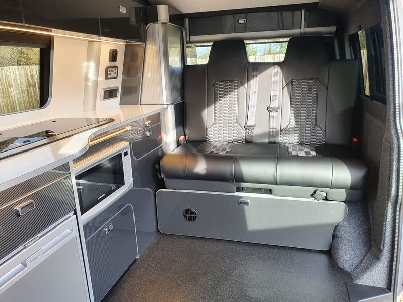 VOLKSWAGEN CAMPERVAN