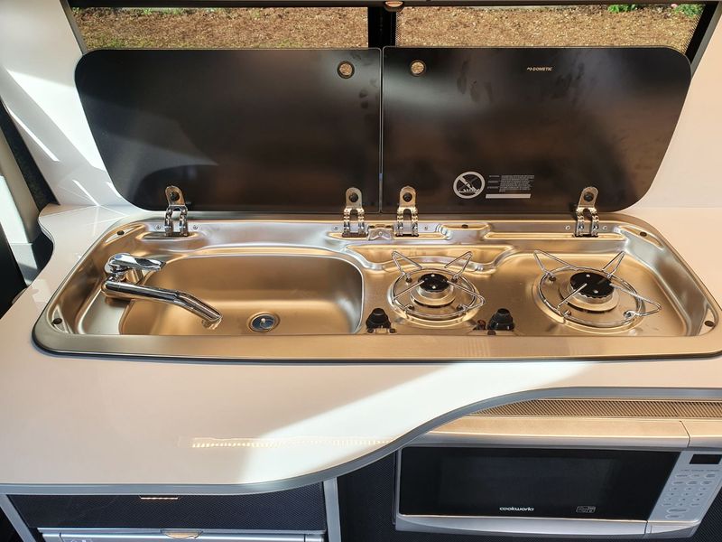 VOLKSWAGEN CAMPERVAN