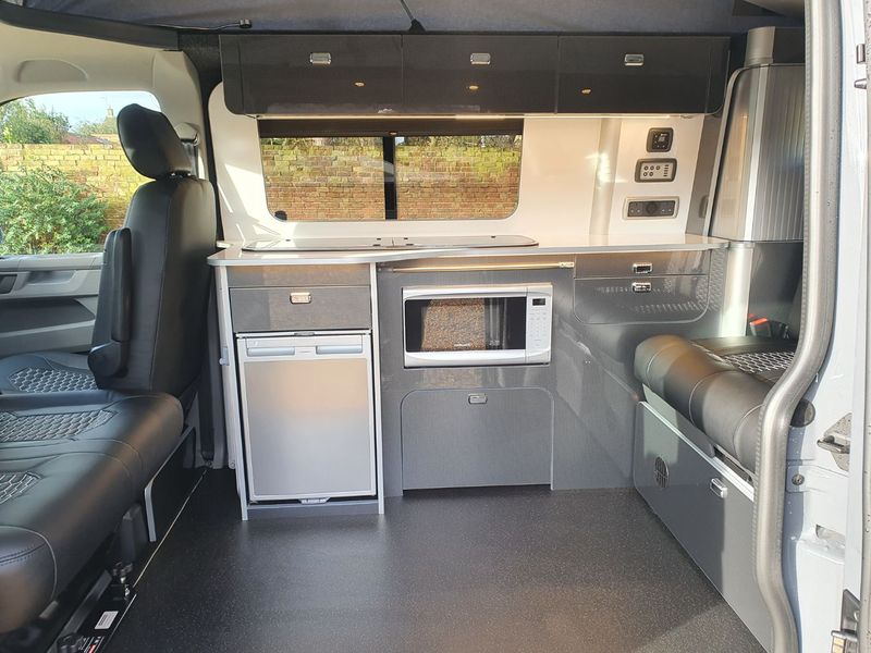 VOLKSWAGEN CAMPERVAN