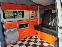 VOLKSWAGEN CAMPERVAN
