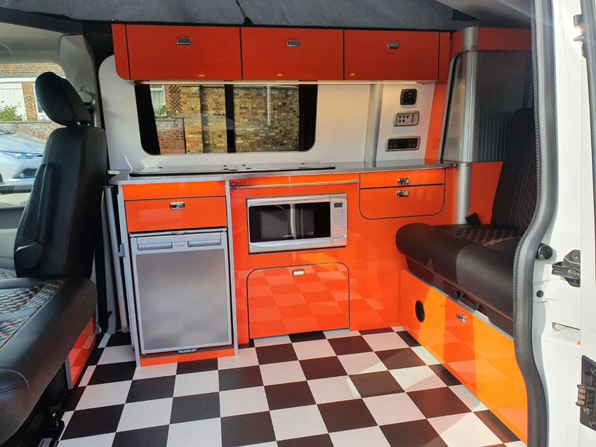 VOLKSWAGEN CAMPERVAN