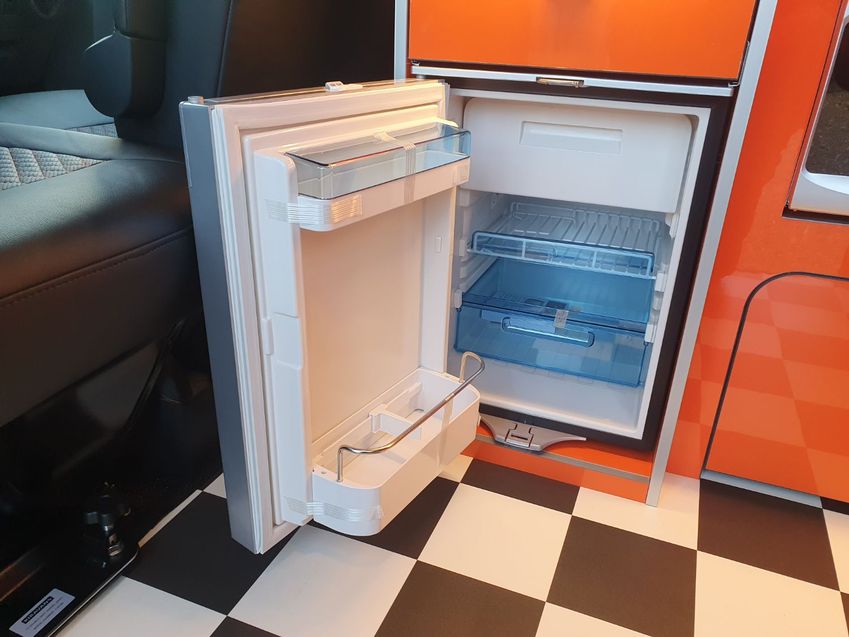 VOLKSWAGEN CAMPERVAN