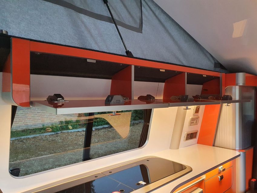 VOLKSWAGEN CAMPERVAN