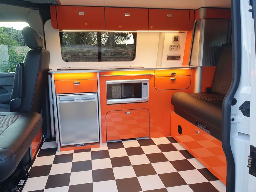 VOLKSWAGEN CAMPERVAN