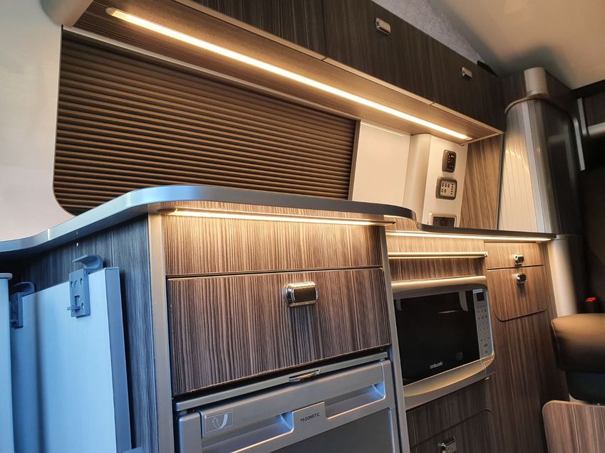 VOLKSWAGEN CAMPERVAN