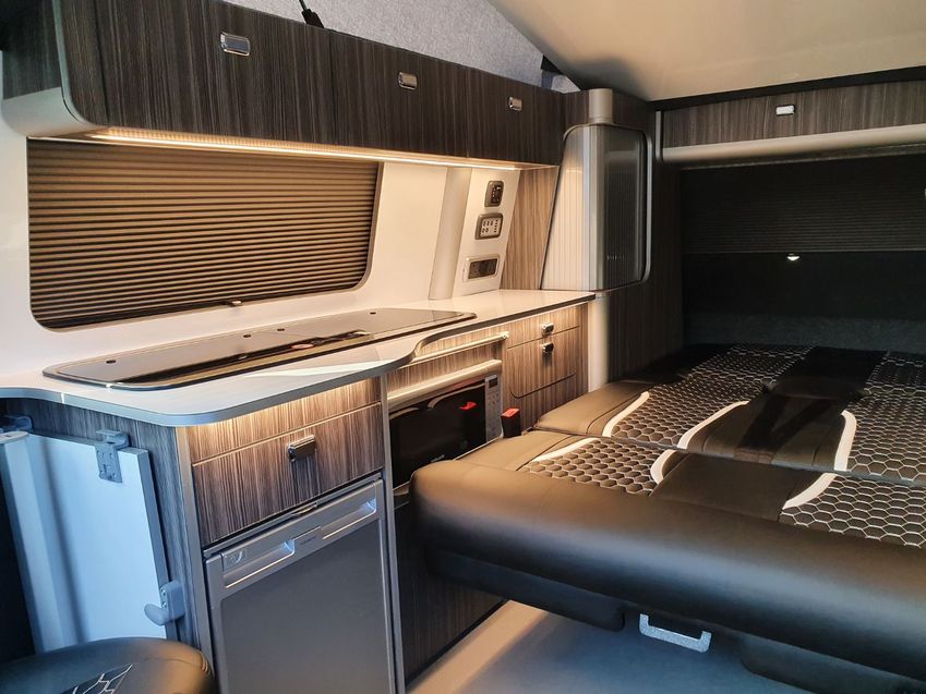 VOLKSWAGEN CAMPERVAN