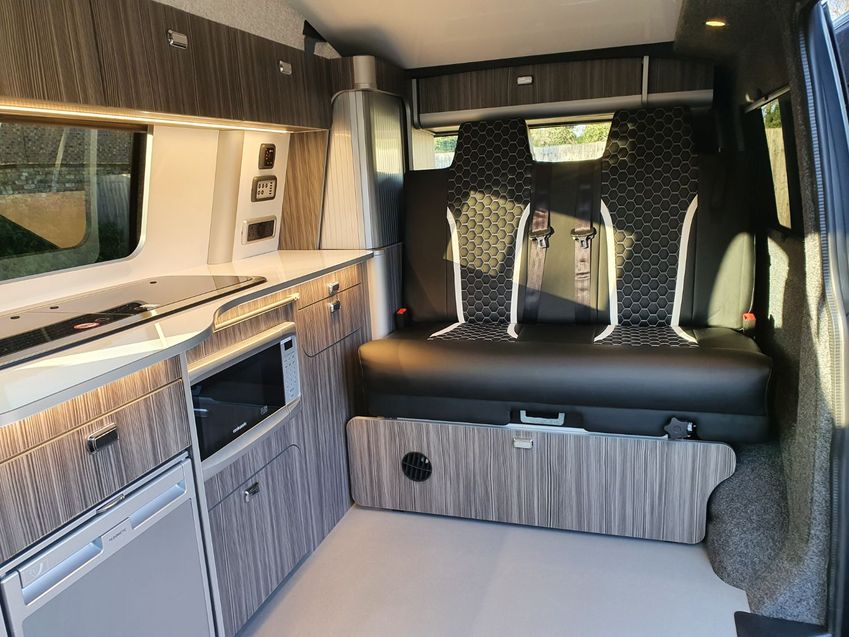 VOLKSWAGEN CAMPERVAN