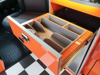 VOLKSWAGEN CAMPERVAN