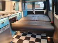 VOLKSWAGEN CAMPERVAN