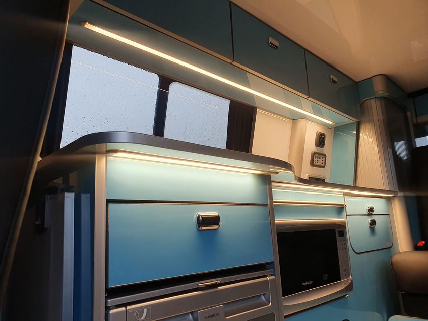 VOLKSWAGEN CAMPERVAN
