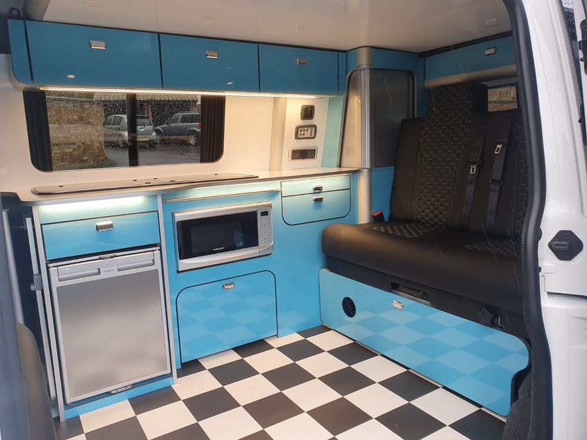 VOLKSWAGEN CAMPERVAN