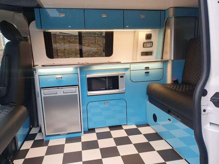 VOLKSWAGEN CAMPERVAN