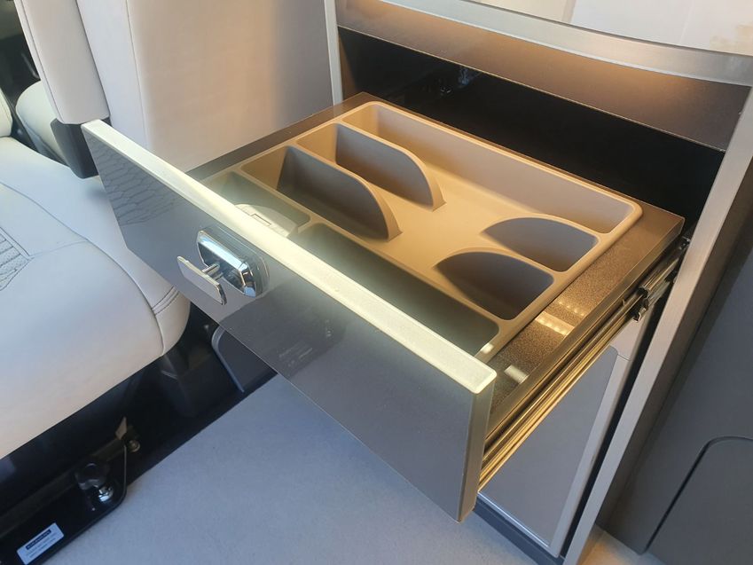 VOLKSWAGEN CAMPERVAN