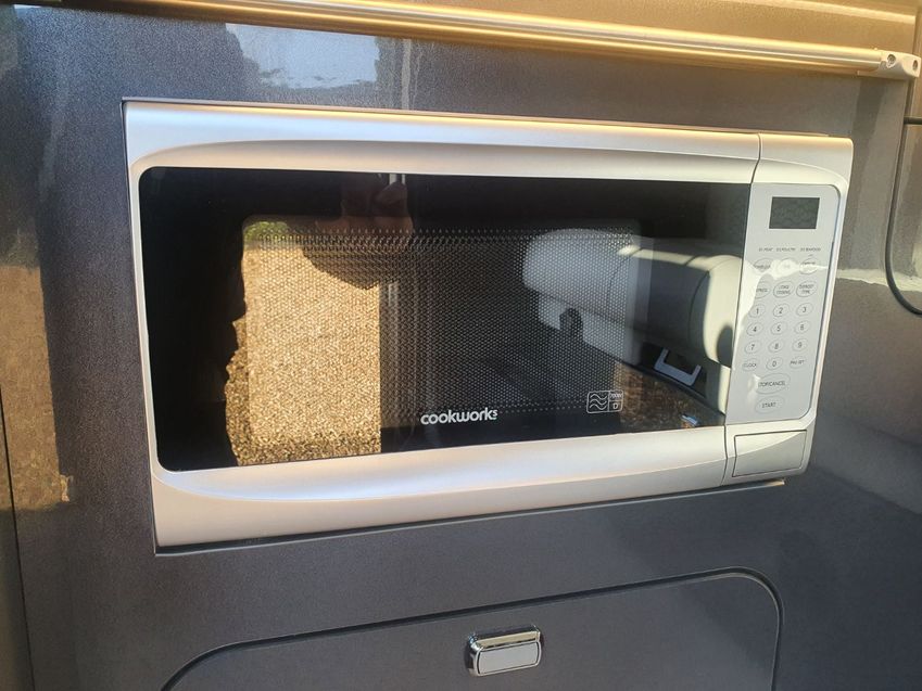 VOLKSWAGEN CAMPERVAN