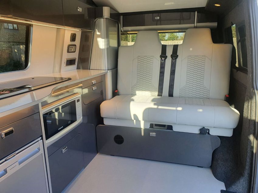 VOLKSWAGEN CAMPERVAN