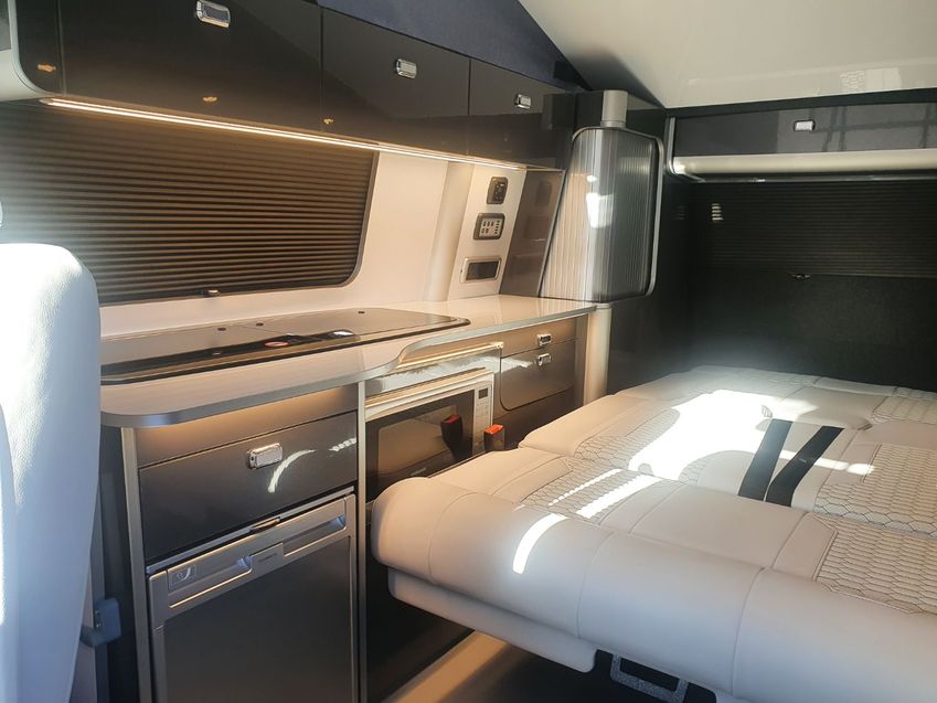 VOLKSWAGEN CAMPERVAN