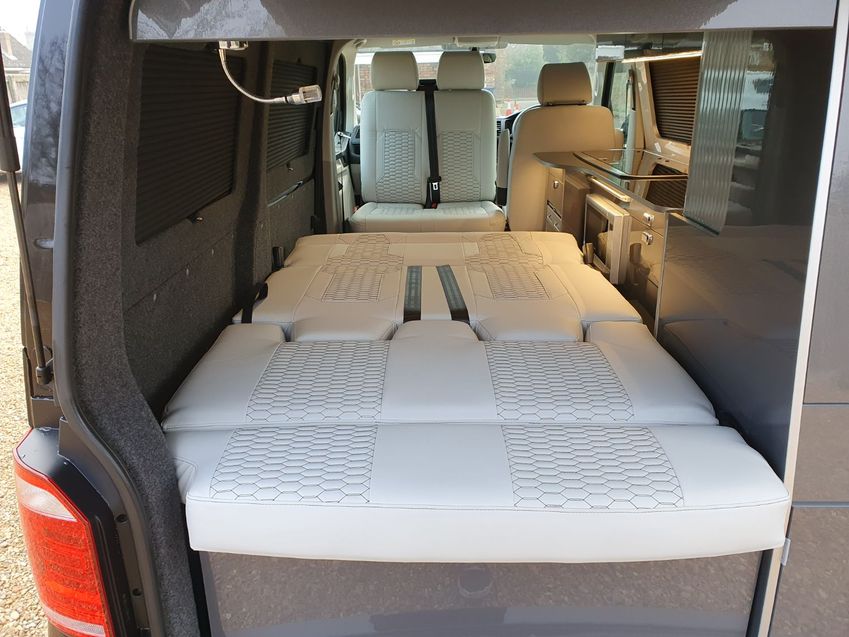 VOLKSWAGEN CAMPERVAN