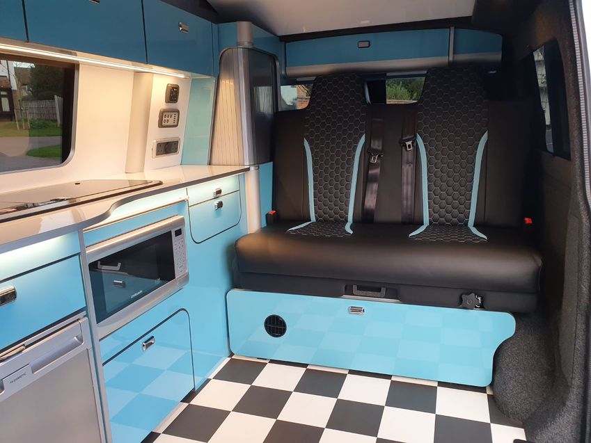 VOLKSWAGEN CAMPERVAN