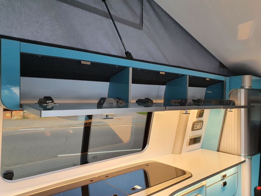 VOLKSWAGEN CAMPERVAN