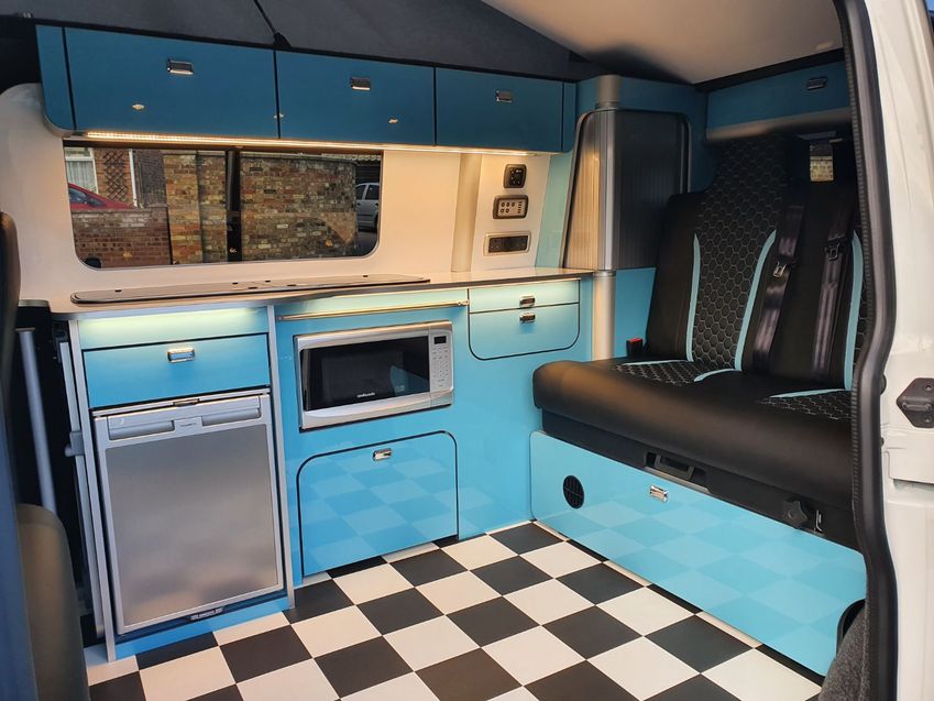 VOLKSWAGEN CAMPERVAN