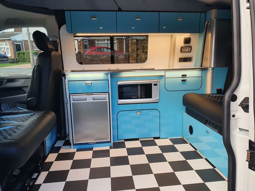VOLKSWAGEN CAMPERVAN