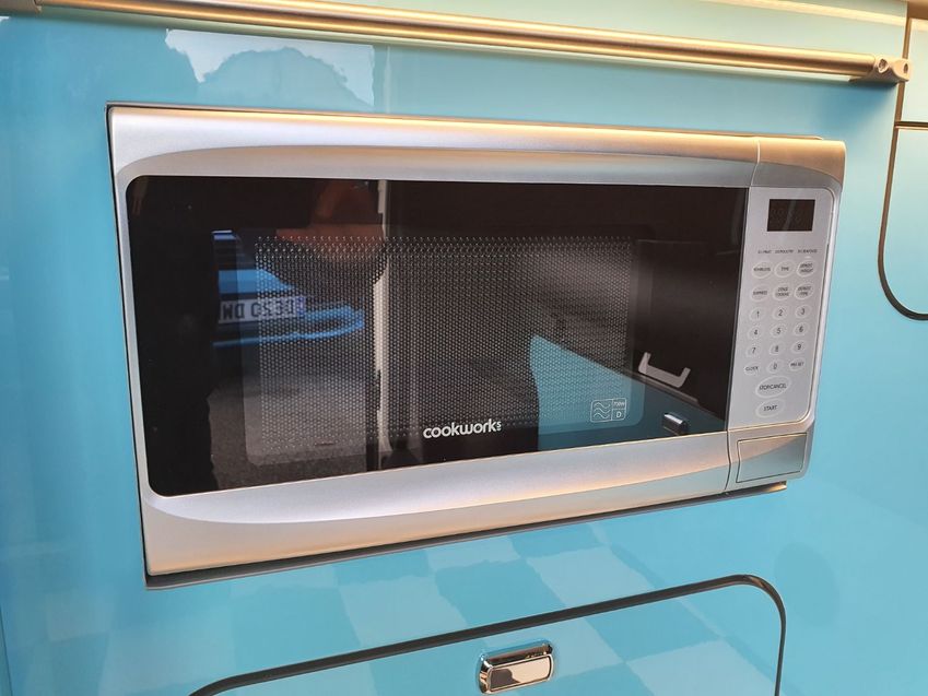 VOLKSWAGEN CAMPERVAN