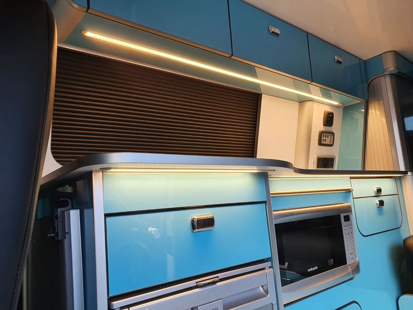 VOLKSWAGEN CAMPERVAN