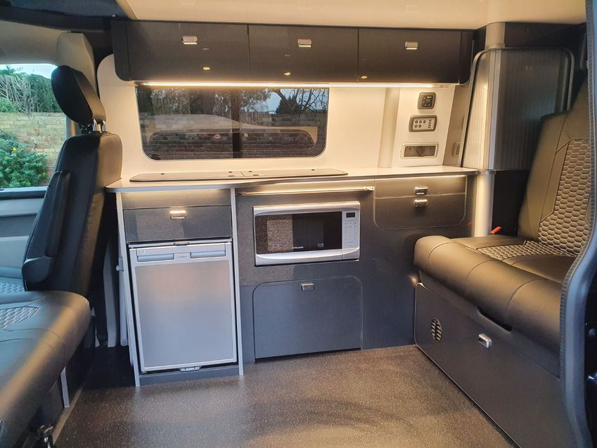 VOLKSWAGEN CAMPERVAN