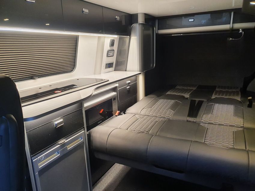 VOLKSWAGEN CAMPERVAN