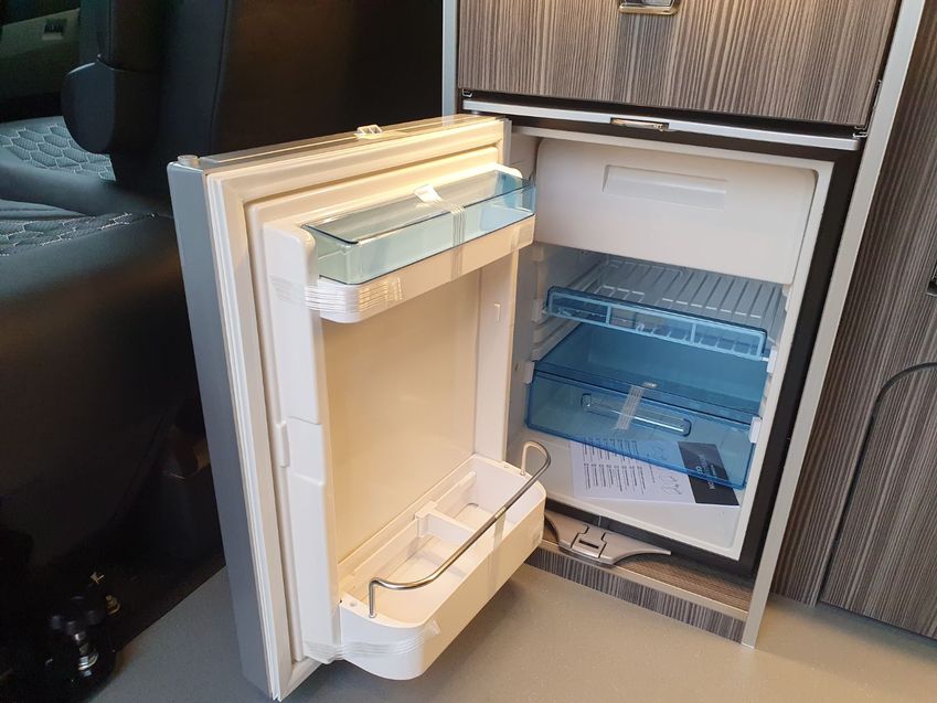 VOLKSWAGEN CAMPERVAN