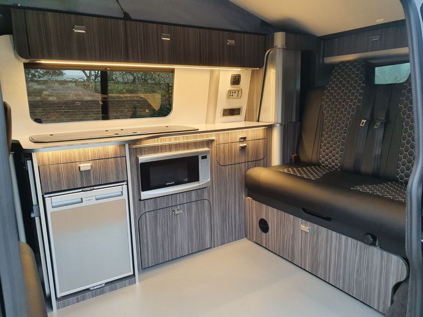 VOLKSWAGEN CAMPERVAN