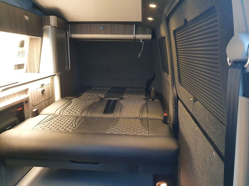 VOLKSWAGEN CAMPERVAN