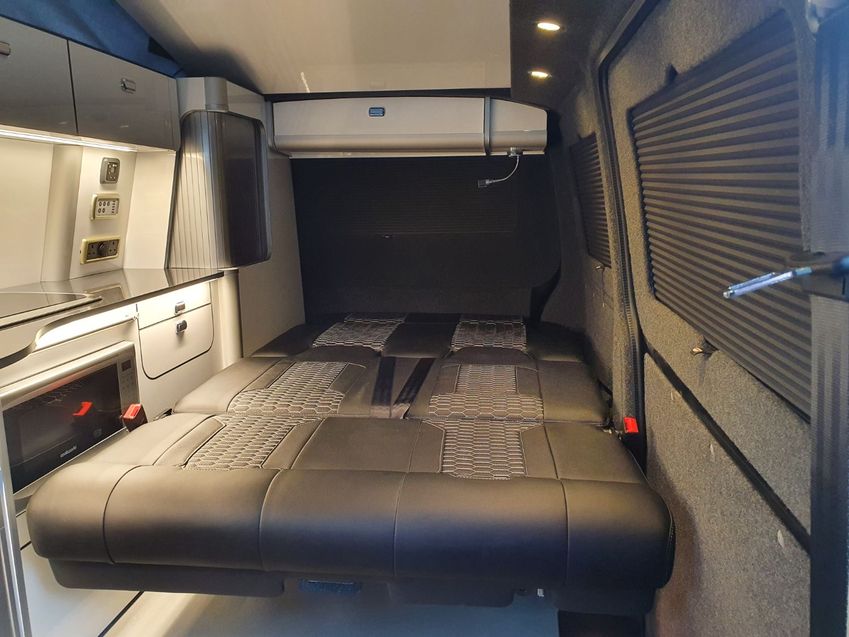 VOLKSWAGEN CAMPERVAN