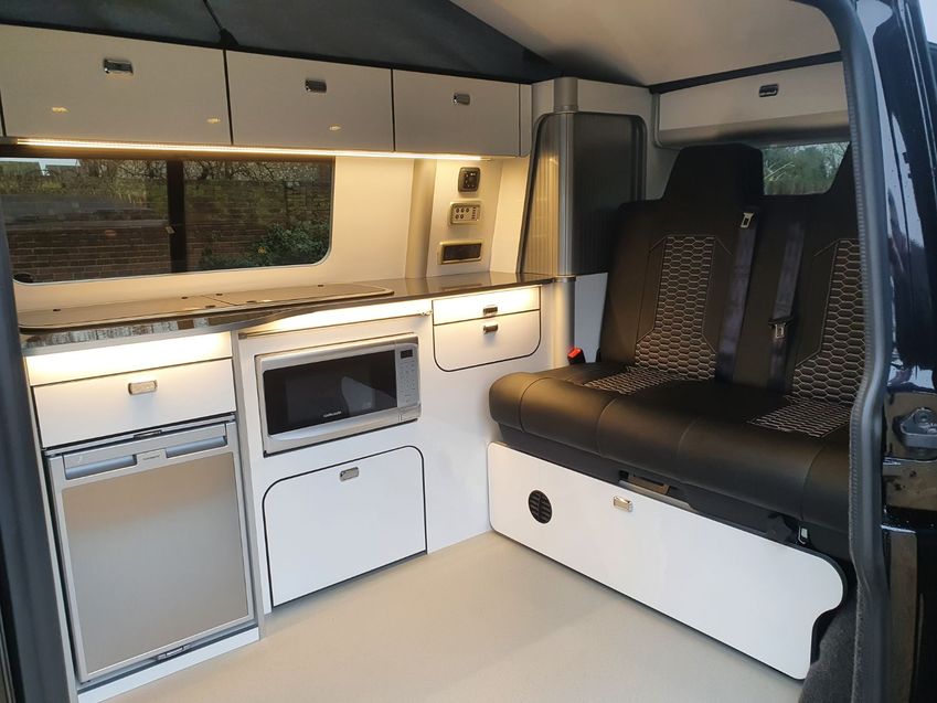 VOLKSWAGEN CAMPERVAN