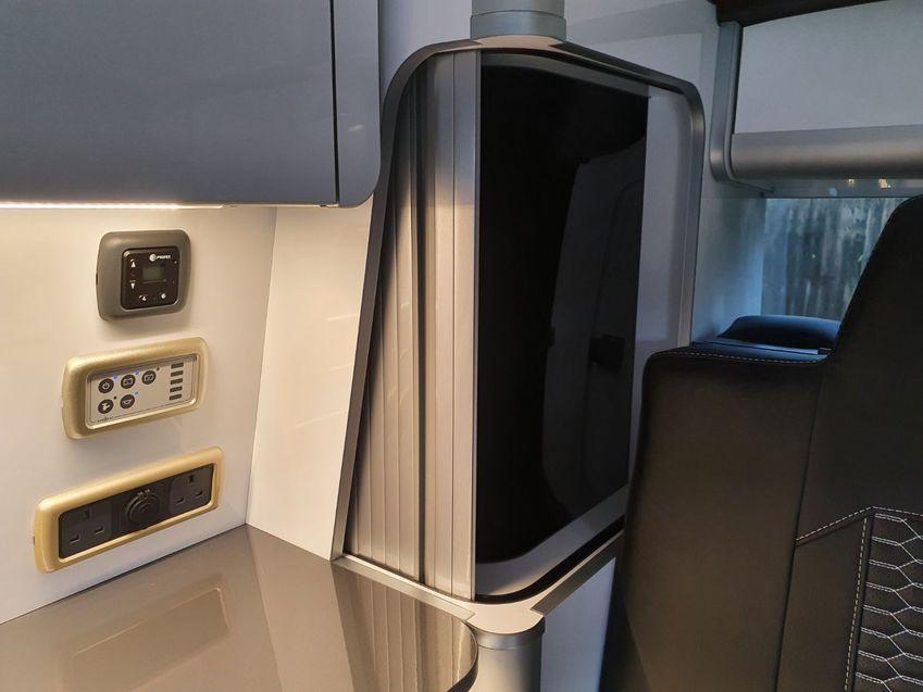 VOLKSWAGEN CAMPERVAN