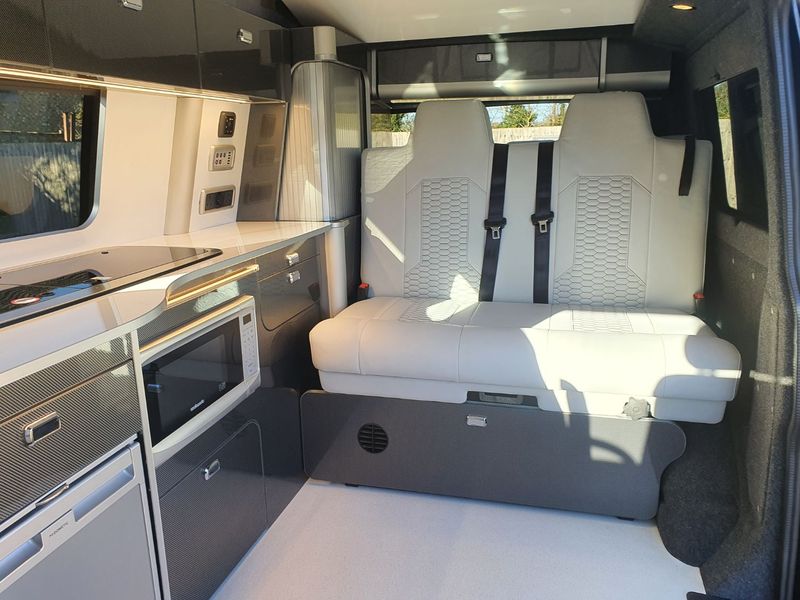 VOLKSWAGEN CAMPERVAN