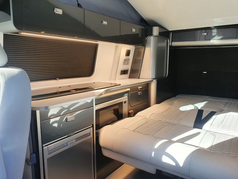 VOLKSWAGEN CAMPERVAN