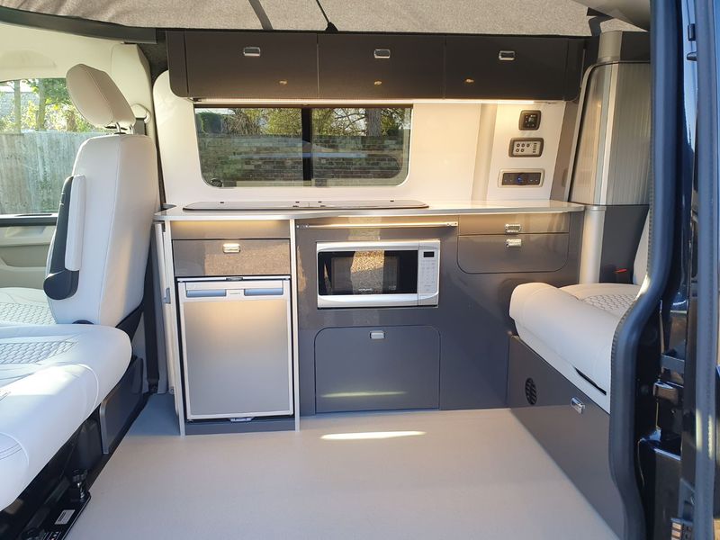 VOLKSWAGEN CAMPERVAN