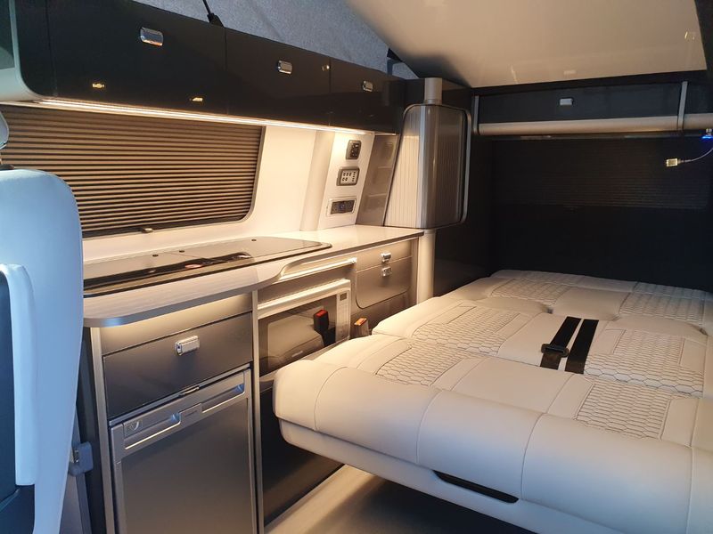 VOLKSWAGEN CAMPERVAN
